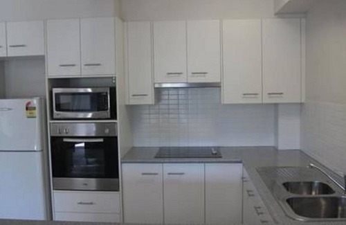 Broadbeach Apartment | Grangewood Court