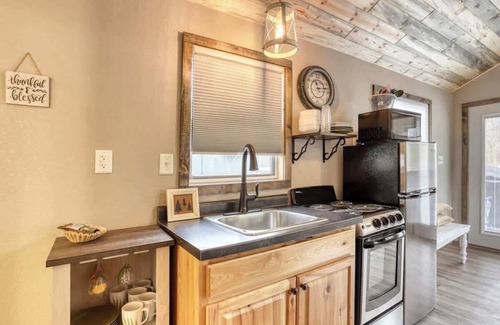 Keystone Cabin | Granite Peak Getaway in the woods. Close to Mt. Rushmore.