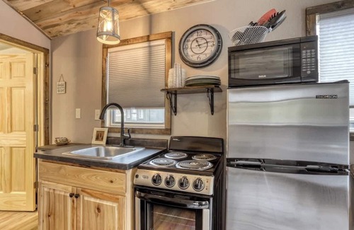 Keystone Cabin | Granite Peak Getaway in the woods. Close to Mt. Rushmore.