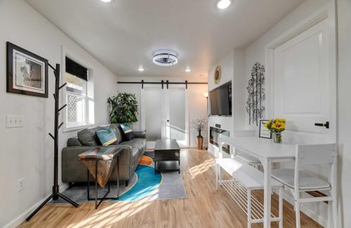 Grants Pass Apartment | Grants Pass Retreat with Hot Tub and Mountain Views!