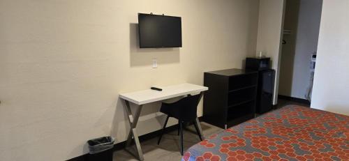 Lodi Hotel | Grapevine Inn