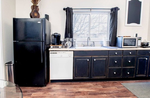 Southlake House | Grapevine,Private, FastWiFi,KingTempurpedic