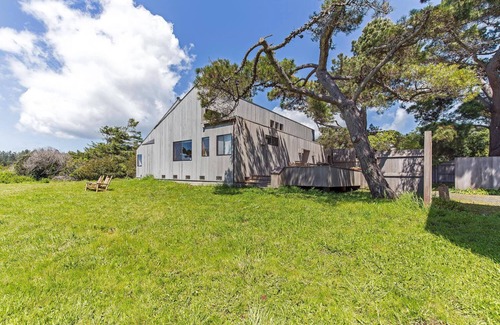 Sea Ranch Condo | Grateful Getaway Fireplace and Scenic Views