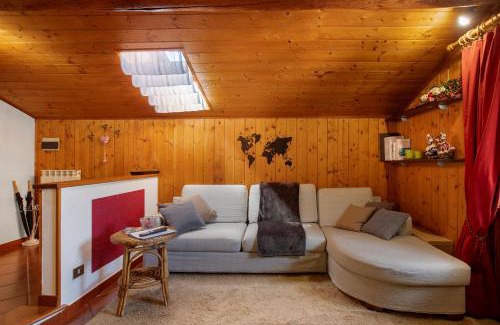Pollein Apartment | Graziosa Mansarda vista montagne