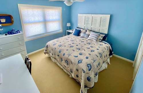 Pine Orchard House | Great ACADEMIC RENTAL - Water Views & Prvt Beach- Ideal for Families