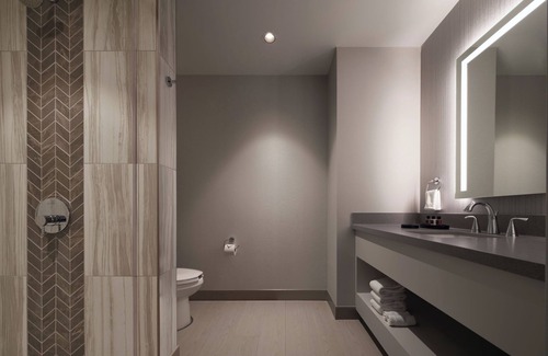 Mount Pleasant Hotel | Great Canadian Casino Resort Toronto