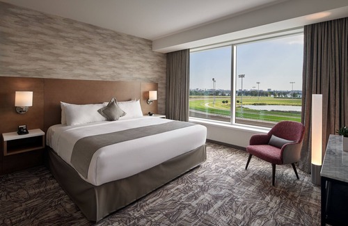 Mount Pleasant Hotel | Great Canadian Casino Resort Toronto