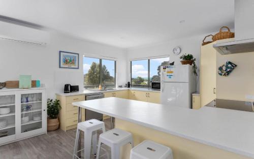Victor Harbor House | Great Family Holiday House in Central Location