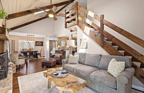 Beech Mountain House | Great Location/100 yd. to lift, Club Member, Walk To Resort & Fire pit!