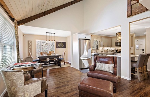 Beech Mountain House | Great Location/100 yd. to lift, Club Member, Walk To Resort & Fire pit!