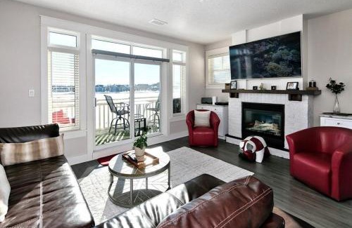 The Blue Mountains Apartment | Great Location, Pool, Blue Mountain 2 BDRM Dream