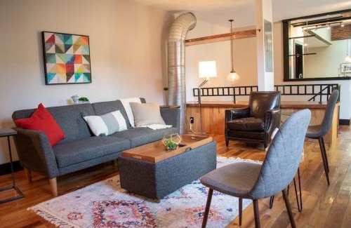 Pendleton House | Great Parkside Apt w Private Patio and Sun Deck