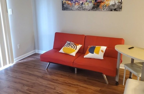 North Raleigh House | Great Space, Center of North Raleigh