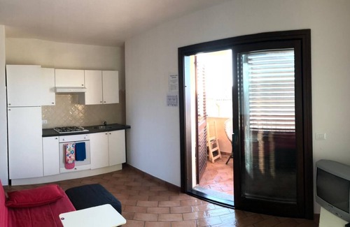 La Muddizza Apartment | Great Views and 10 min drive to beach or less!