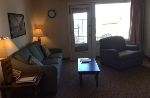 Ocean Drive Apartment | Great Waterfront View of Newport's Scenic Narragansett Bay