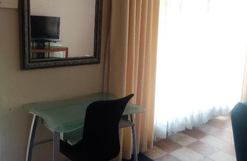 Kempton Park Apartment | GREATNESS AWAITS TRAVELLER