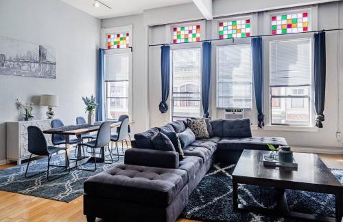 Gaslamp Quarter Hotel | Greely Gaslamp - Loft W Parking & 4 Beds #201