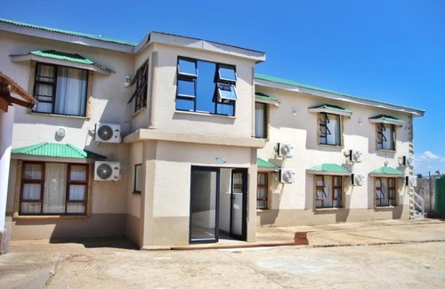Hlotse Hotel | Green Apple Guest House