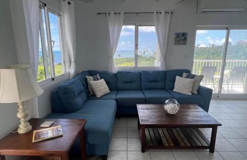 Green Cay House | Green Cay - Walk to the Beach - King Bed - AC