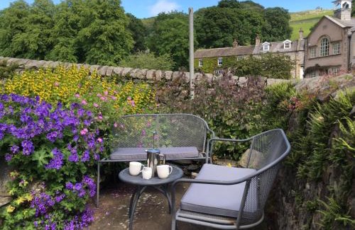 Langcliffe House | Green Cottage, on Langcliffe village green