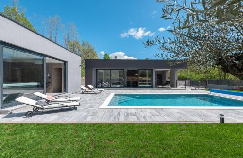 Zupanici Villa | Green Luxury II with heated pool, jacuzzi & sauna