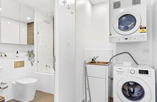 Zetland Apartment | Green Square Sky Views-Near City 2 Bedroom Free P.