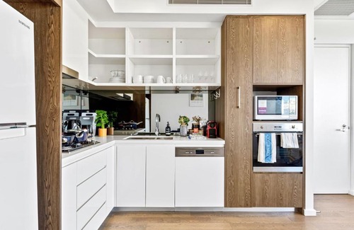 Zetland Apartment | Green Square Sky Views-Near City 2 Bedroom Free P.