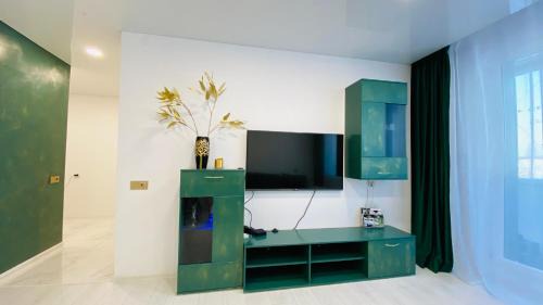 Anyksciai Apartment | Green & White Apartament