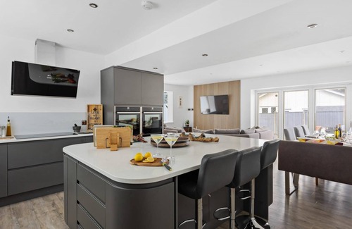 Bishopsteignton House | Greenacre - Close to Beaches With Hydropool spa