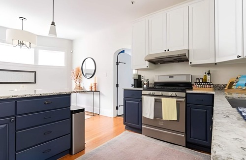 Seattle House | Greenlake Oasis: Stylish 3BR w/Patio + EV