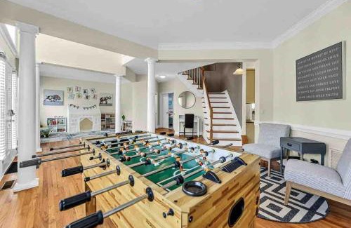 Forest Oaks Apartment | Greensboro Gathering K bed, Playroom, Gamerooms
