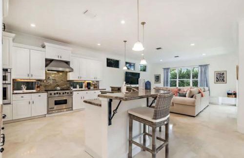 Southside House | Gregory Place - Dine Alfresco by the Pool in South End Sophistication