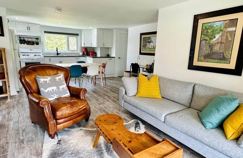 Port Stanley House | Grey Cottage in Port