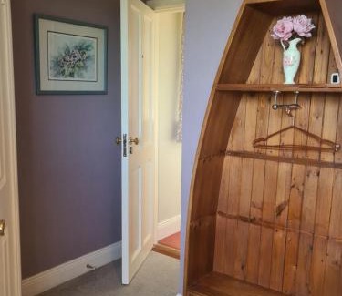 Innishannon Bed & Breakfast | Grey Gables Farmhouse B&B