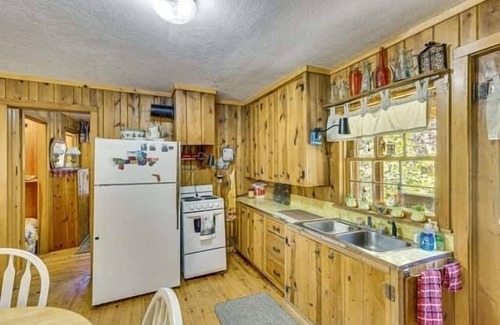 Keystone Cabin | Grizzly Gulch Cabin, Historic