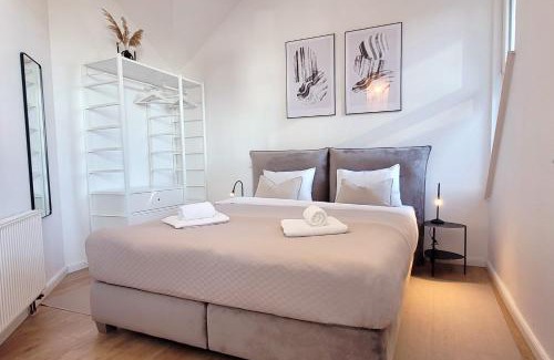 Sierksdorf Apartment | Große Penthouse Ferienwohnung mit Meerblick, Sonnenterrasse & Luxusbad von "Momentic"