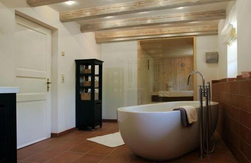 Bad Doberan House | Grosses Rosenhuus