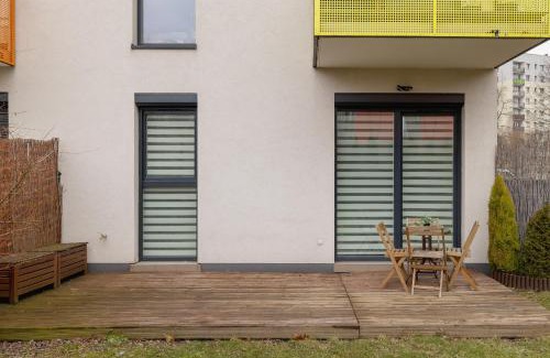 Sosnowiec Apartment | Ground Floor Apartment with Garden and FREE GARAGE in Sosnowiec by Noclegi Renters