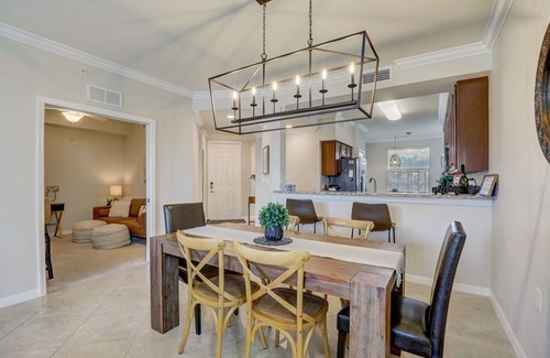 Lakewood Ranch Condo | GROUND FLOOR End unit 2 Bed/2bath+Den, Beautiful water view, 2 Golf Courses