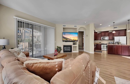 Foothills Club West Condo | Ground Floor Poolside Condo! Trails, Bikes Ahwatukee. 30 Nights Min.