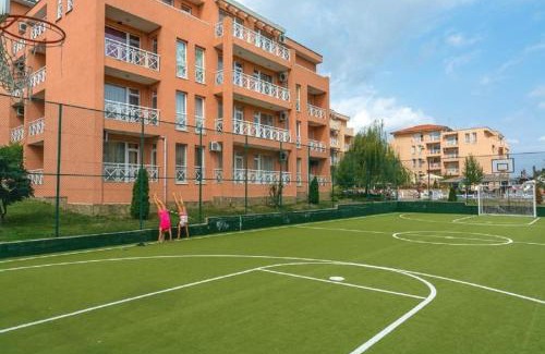 Tankovo Apartment | Ground Floor, Studio Apartment at Sunny Day 6