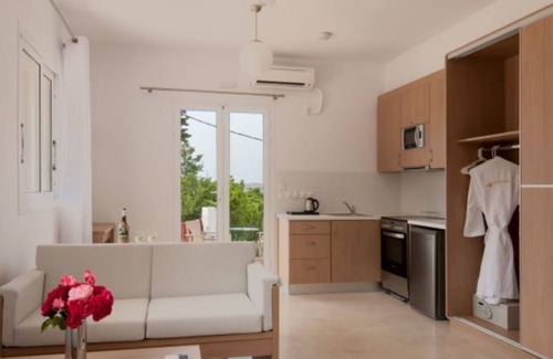 Lassi Apartment | Ground Floor Superior Apartment With Sea View (Unit D) n