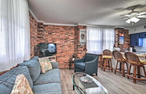 Garden City Apartment | Ground Floor Unit 10 Miles to Myrtle Beach