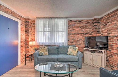Garden City Apartment | Ground Floor Unit 10 Miles to Myrtle Beach