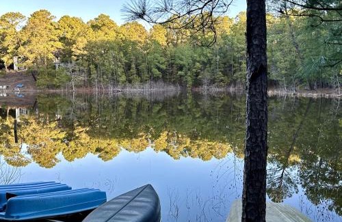 La Grange House | Group Cabin with Kayaks and Foosball Table in La Grange, Texas