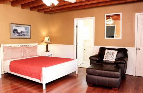 La Grange House | Group Cabin with Kayaks and Foosball Table in La Grange, Texas