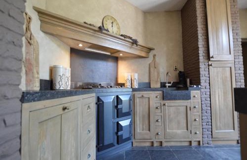 Alphen House | Group Stay with Private Pool and Sauna