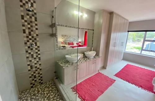 Paradise Beach House | Grys Patrys - 4 Beds Beach Home