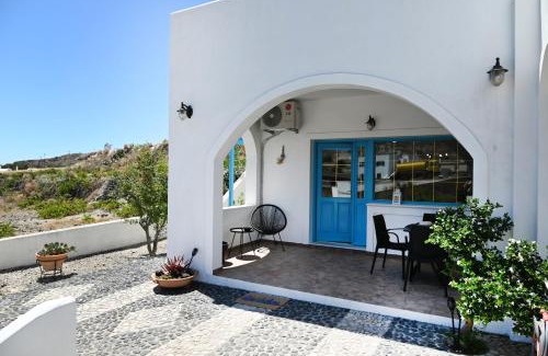 Emporio House | GTK Santorini Perivolos Beach House