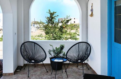 Emporio House | GTK Santorini Perivolos Beach House